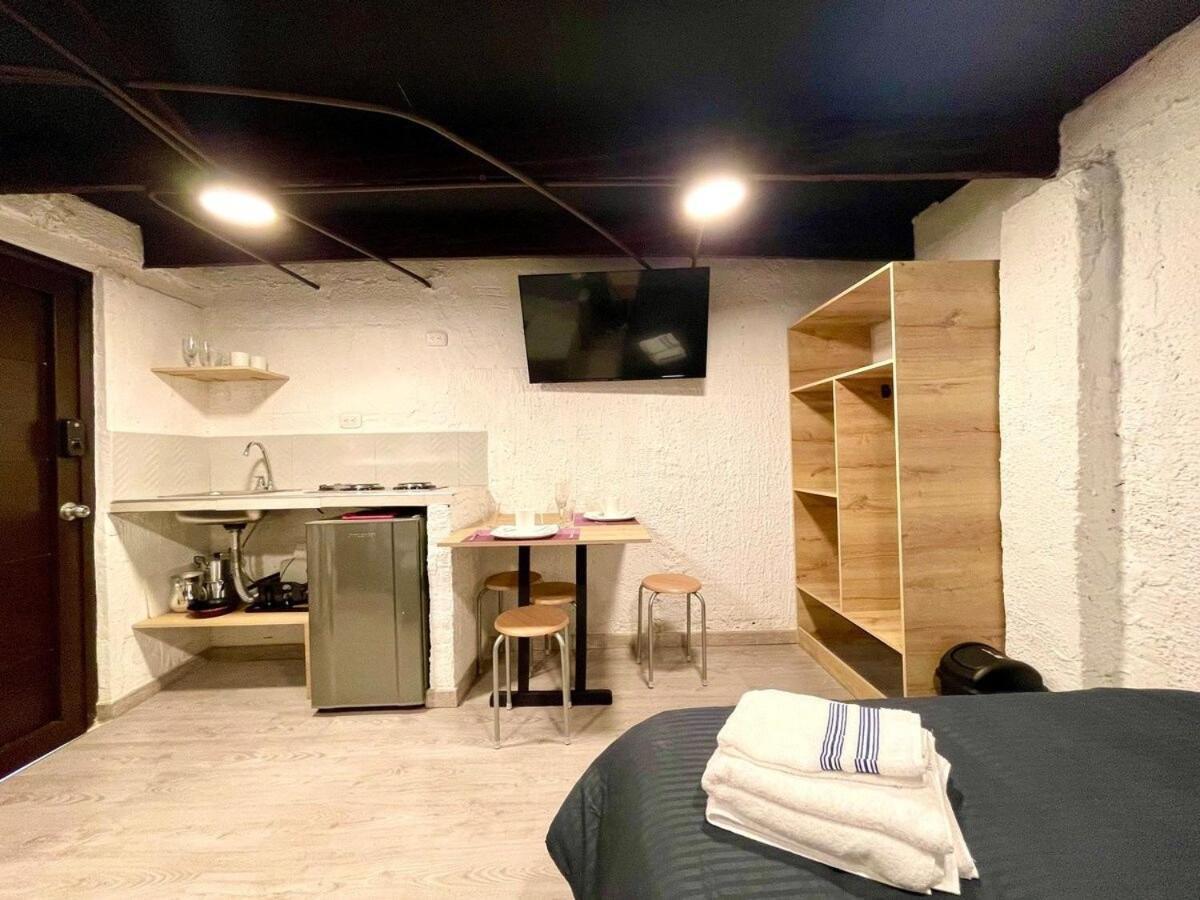 Super Apartamento Central En Casa Colonial Bogotá Eksteriør bilde
